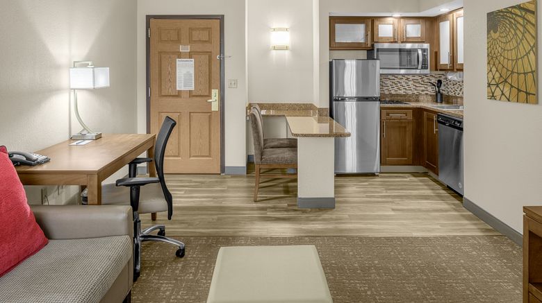 <b>Staybridge Suites Chattanooga Room</b>. Images powered by <a href="https://www.leonardoworldwide.com/" title="Leonardo Worldwide" target="_blank">Leonardo</a>.