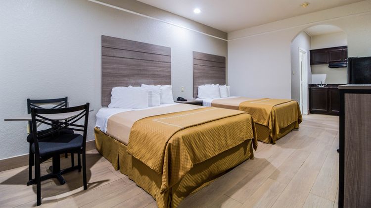 Scottish Inns & Suites Baytown Room