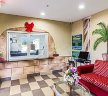 Scottish Inns & Suites Baytown Lobby