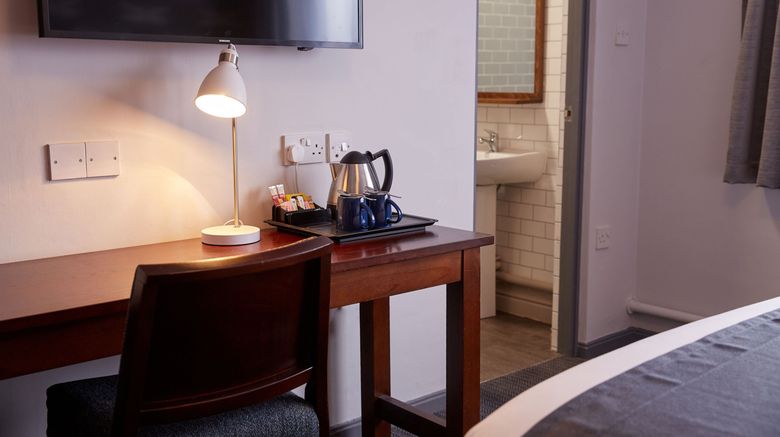 <b>Chase Hotel Room</b>. Images powered by <a href="https://www.leonardoworldwide.com/" title="Leonardo Worldwide" target="_blank">Leonardo</a>.