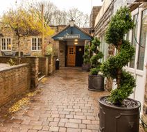 Cross Keys Hotel Exterior