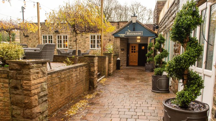 Cross Keys Hotel Exterior