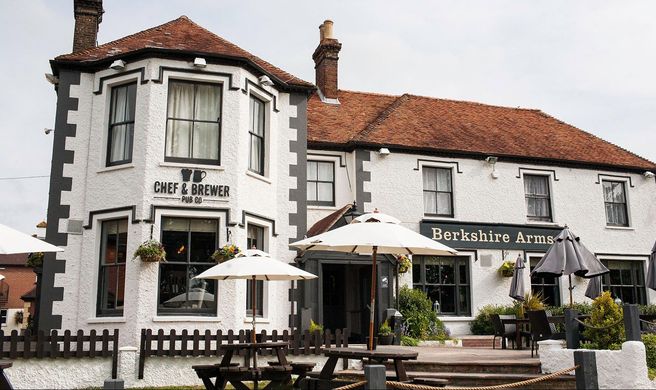 Berkshire Arms Hotel Exterior