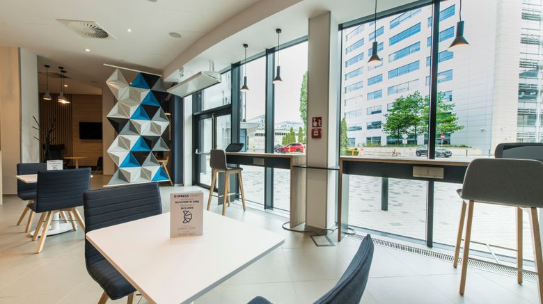 <b>Holiday Inn Express Warsaw-Mokotow Restaurant</b>. Images powered by <a href="https://www.leonardoworldwide.com/" title="Leonardo Worldwide" target="_blank">Leonardo</a>.