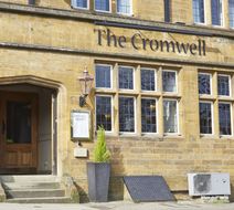 Cromwell Lodge Exterior