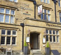 Cromwell Lodge Exterior