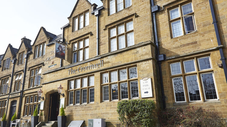 Cromwell Lodge Exterior