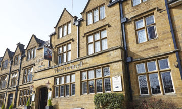 Cromwell Lodge