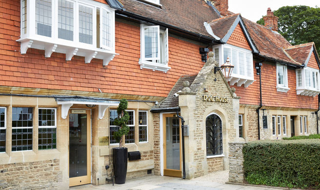 Dog House Hotel Exterior