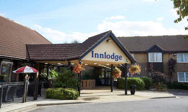 Farmhouse Innlodge Hotel Exterior