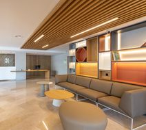Holiday Inn Lisbon Lobby