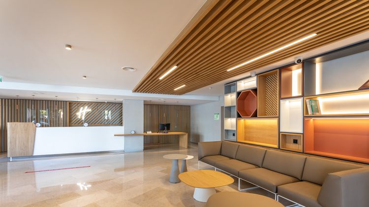 Holiday Inn Lisbon Lobby
