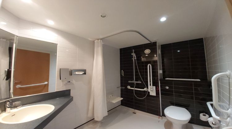 Holiday Inn Express Leeds East Room