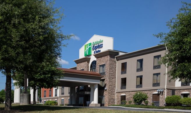 Holiday Inn Express Hotel & Suites Exterior