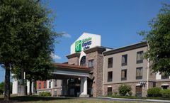 Holiday Inn Express Hotel & Suites