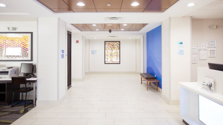 <b>Holiday Inn Express Hotel & Suites Lobby</b>. Images powered by <a href="https://www.leonardoworldwide.com/" title="Leonardo Worldwide" target="_blank">Leonardo</a>.
