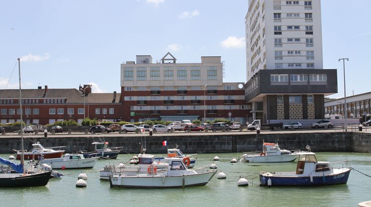 Holiday Inn Calais Exterior