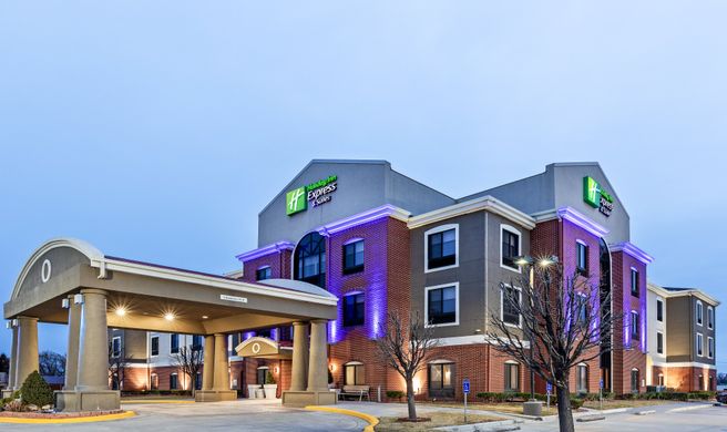 Holiday Inn Express Hotel/Suites Guymon Exterior