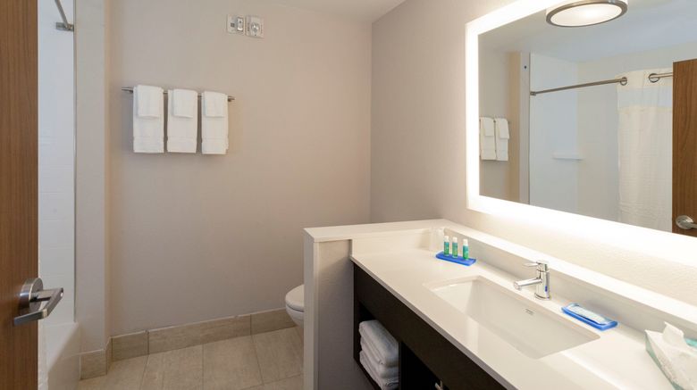 <b>Holiday Inn Express Room</b>. Images powered by <a href="https://www.leonardoworldwide.com/" title="Leonardo Worldwide" target="_blank">Leonardo</a>.