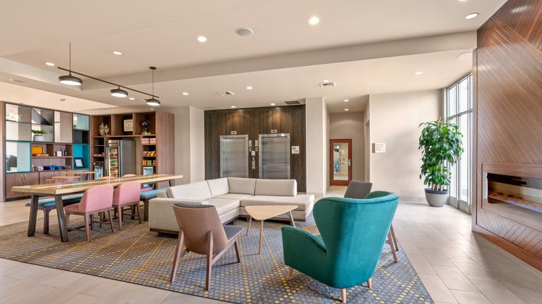 <b>Holiday Inn Yakima Lobby</b>. Images powered by <a href="https://www.leonardoworldwide.com/" title="Leonardo Worldwide" target="_blank">Leonardo</a>.