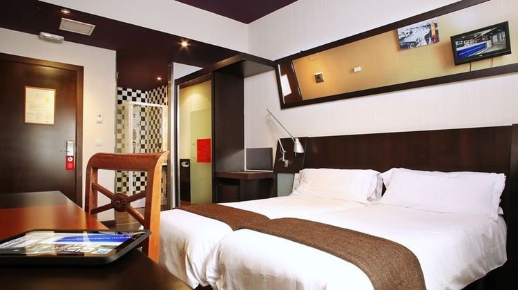 Avenida Gran Via Room