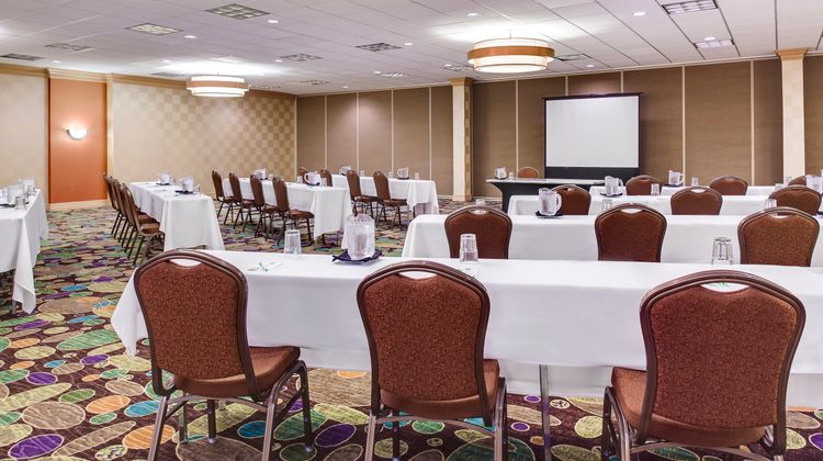 Holiday Inn Hotel & Suites Meeting