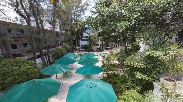 Premiere Hotel Exterior