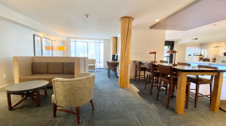 Holiday Inn Express Hotel & Suites Lobby