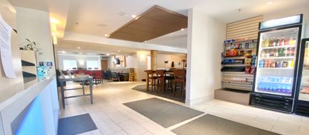 Holiday Inn Express Hotel & Suites Exterior