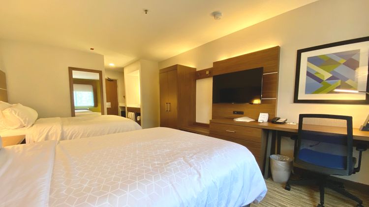 Holiday Inn Express Hotel & Suites Room