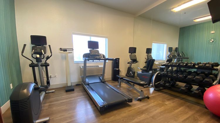 Holiday Inn Express Hotel & Suites Health Club