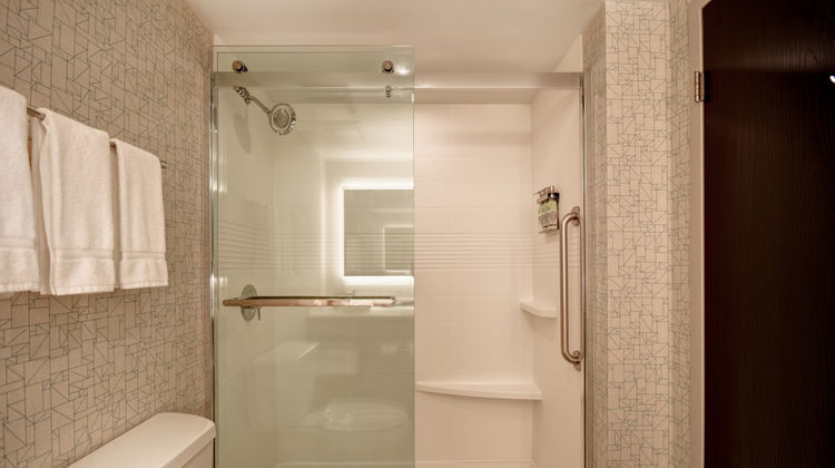 Holiday Inn Express & Suites Room