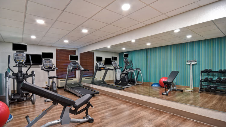 Holiday Inn Express & Suites Health Club