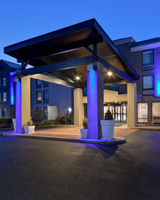 Holiday Inn Express & Suites