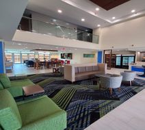 Holiday Inn Express Arlington North Lobby