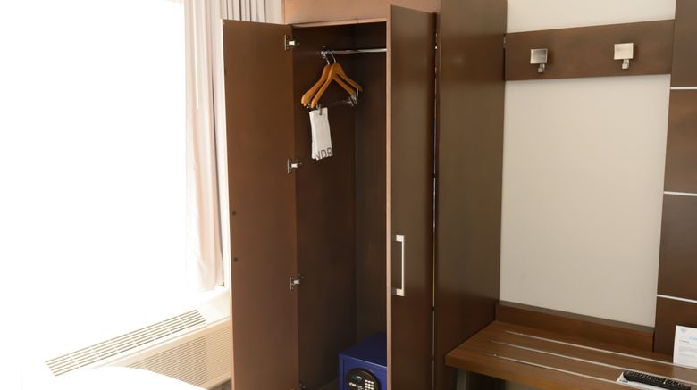 <b>Holiday Inn Express (Durham Area) Room</b>. Images powered by <a href="https://www.leonardoworldwide.com/" title="Leonardo Worldwide" target="_blank">Leonardo</a>.