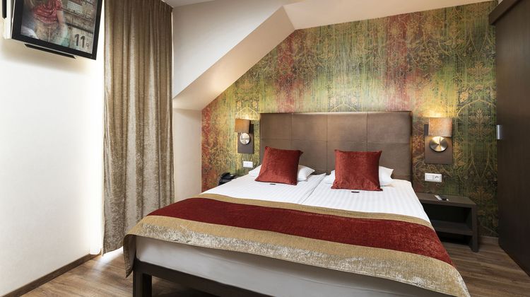 Opera Garden Hotel & Apartments Room