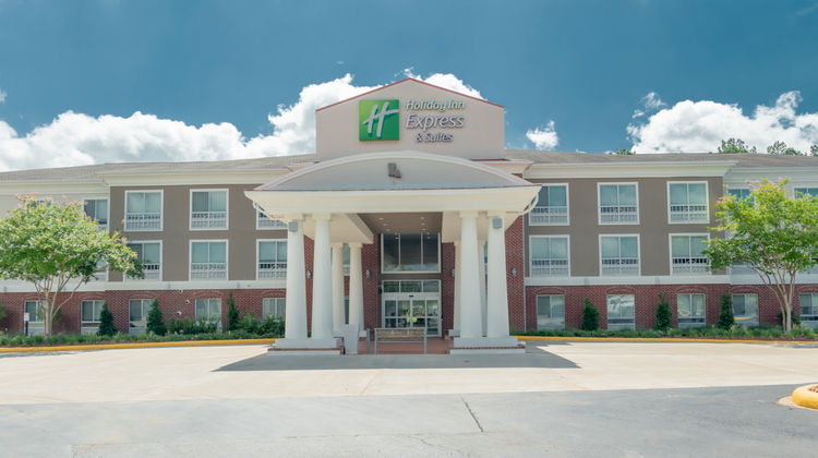 Holiday Inn Express Hotel & Suites Exterior
