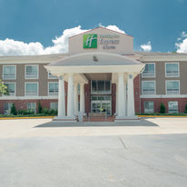 Holiday Inn Express Hotel & Suites