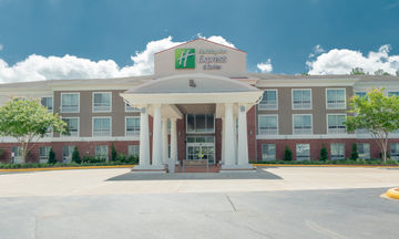 Holiday Inn Express Hotel & Suites