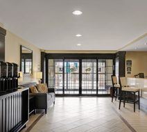 Staybridge Suites Lanham-Greenbelt Lobby