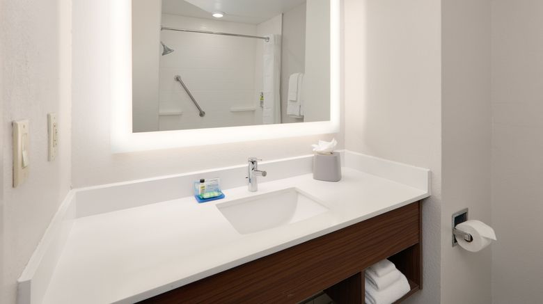 <b>Holiday Inn Express & Suites San Antonio Room</b>. Images powered by <a href="https://www.leonardoworldwide.com/" title="Leonardo Worldwide" target="_blank">Leonardo</a>.