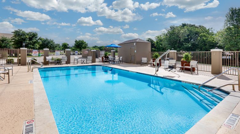 <b>Holiday Inn Express & Suites San Antonio Pool</b>. Images powered by <a href="https://www.leonardoworldwide.com/" title="Leonardo Worldwide" target="_blank">Leonardo</a>.
