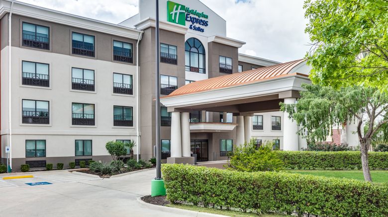 <b>Holiday Inn Express & Suites San Antonio Exterior</b>. Images powered by <a href="https://www.leonardoworldwide.com/" title="Leonardo Worldwide" target="_blank">Leonardo</a>.