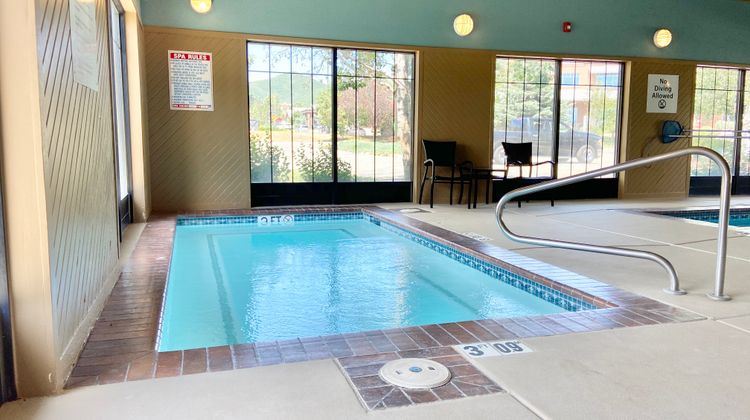 Holiday Inn Express Hotel & Suites Pool