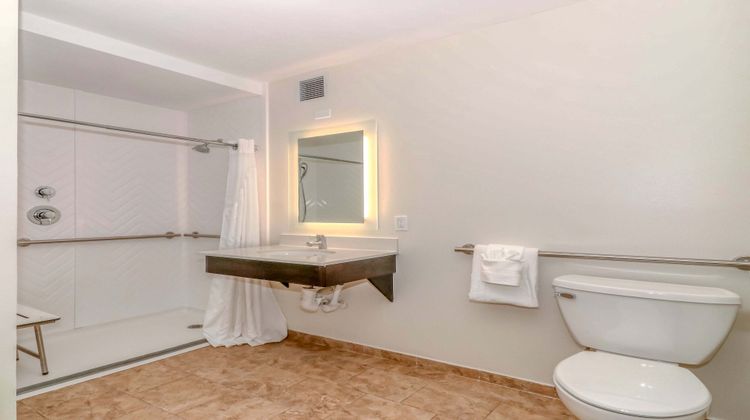 Holiday Inn Resort Oceanfront-Surfside Room