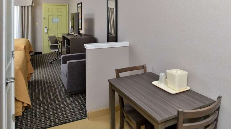 Scottish Inn & Suites Cotulla Room