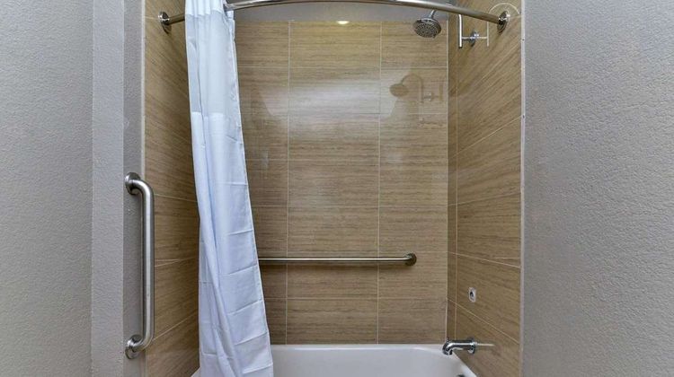 Scottish Inn & Suites Cotulla Room