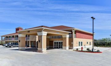 Scottish Inn & Suites Cotulla