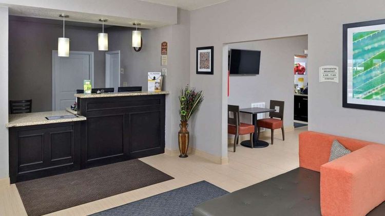 Scottish Inn & Suites Cotulla Lobby